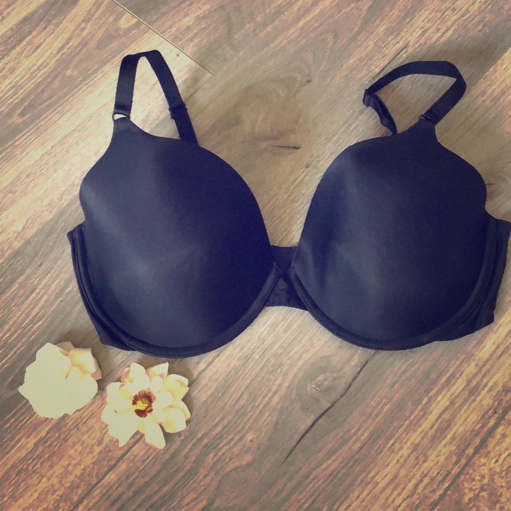 🖤 Victoria’s Secret Black Perfect Coverage 🖤